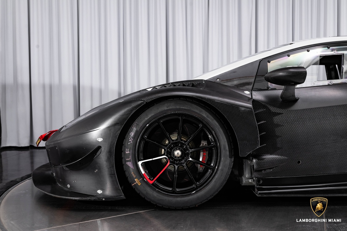 Lamborghini_Huracan_GT3_EVO1_6