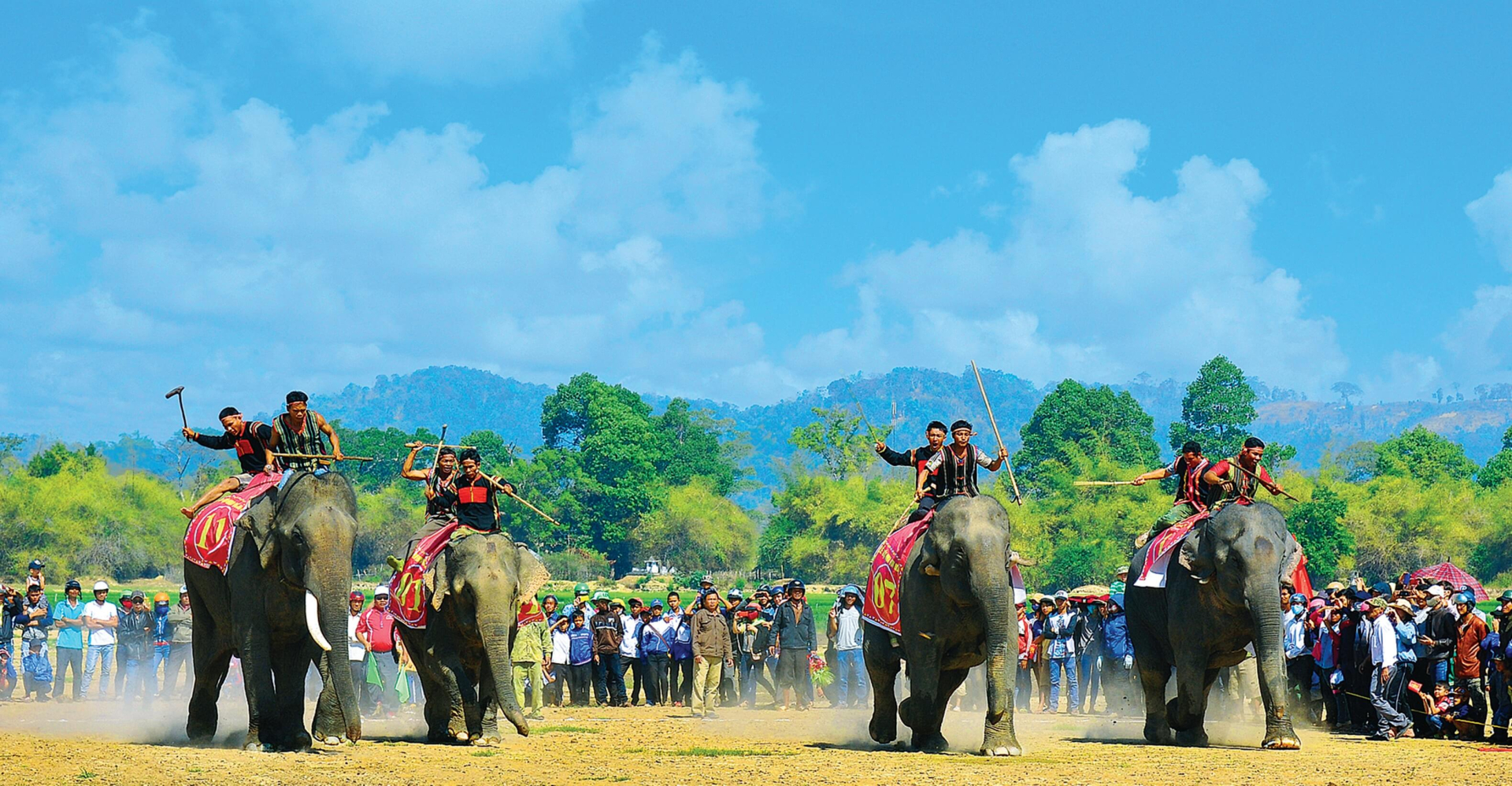 Đua voi đã trở thành lễ hội truyền thống của người dân Buôn Đôn